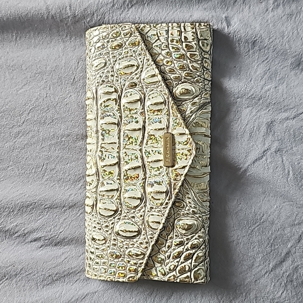 Brahmin Hologram Veronica Wallet